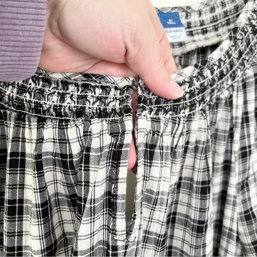Old Navy Puff-Sleeve Plaid Smocked Midi Swing Dress MT Medium Tall Black Plaid - Picture 6 of 12